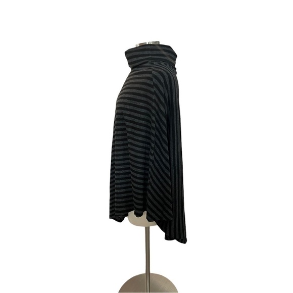 Soft Surroundings Presley Poncho Grey Black Stripes Asymmetrical One Size - Picture 3 of 6